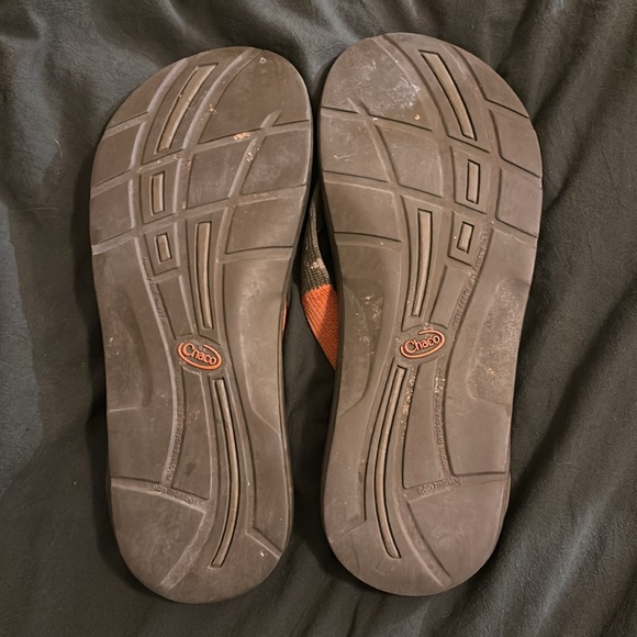 Chaco flip slops. - Picture 2 of 3